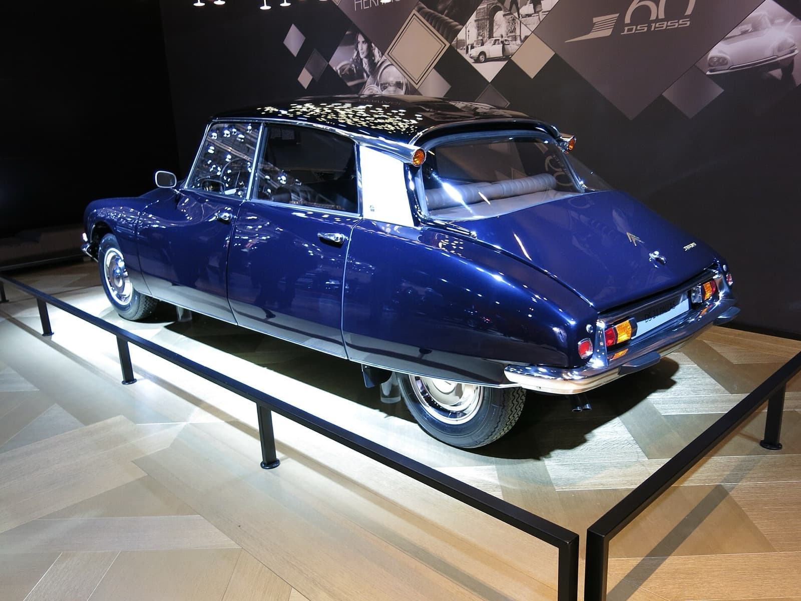 Citroën DS 21 Pallas, vista lateral