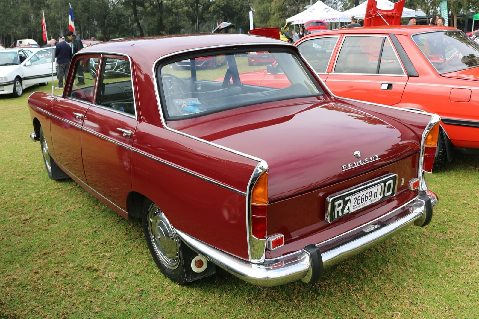 Peugeot 404, vista lateral